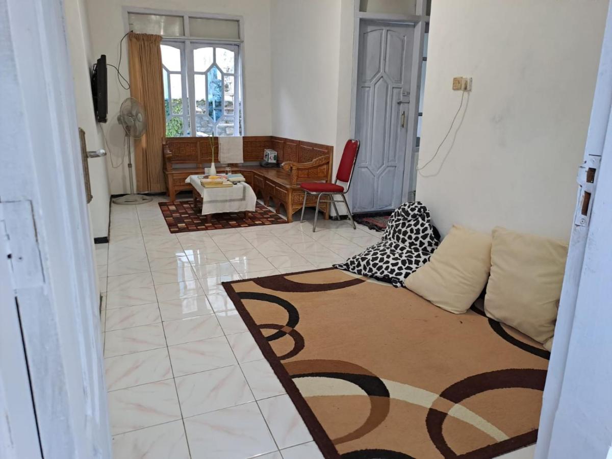 Indo Homestay Malang Bagian luar foto