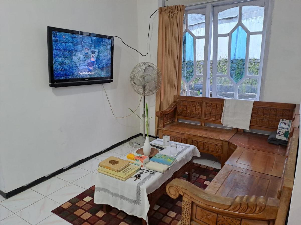 Indo Homestay Malang Bagian luar foto