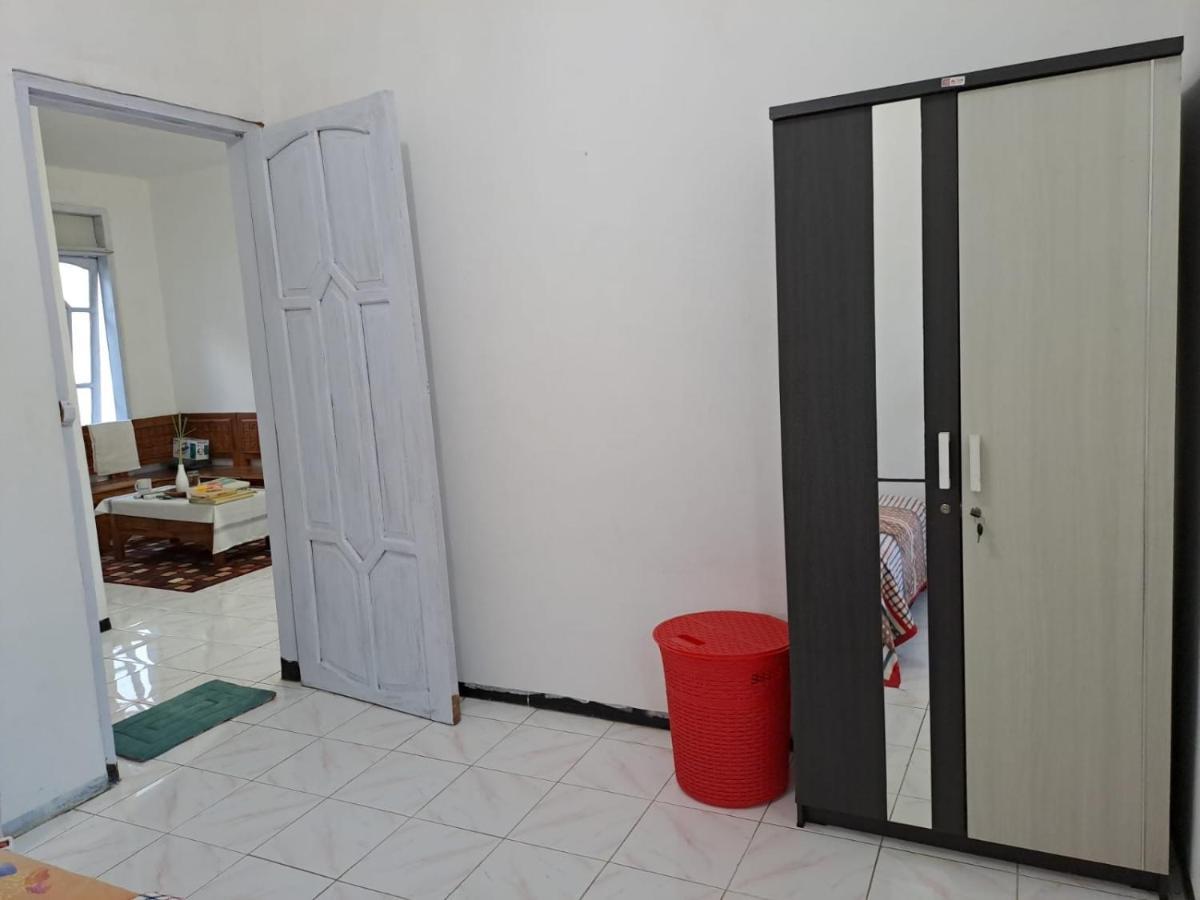Indo Homestay Malang Bagian luar foto